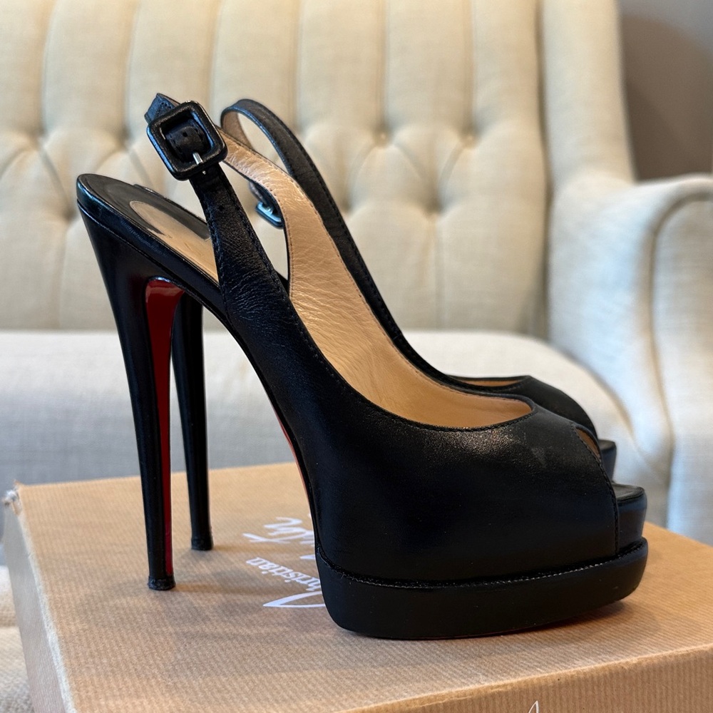 Christian Louboutin Palaus Royal Trepointe Sling 140. Size 37